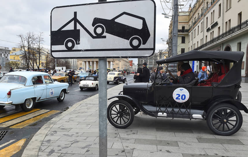 Минтранс не хочет уступить дорогу старинным авто