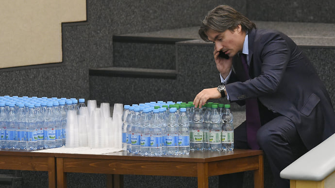 В воде всплывают коды