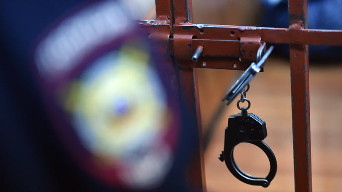 Долги турфирмы взыскали деньгами и тюремными сроками