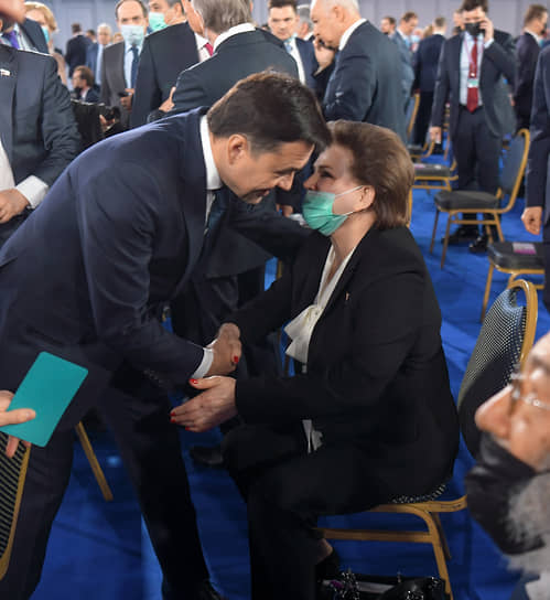 Губернатор Московской области Андрей Воробьев и заместитель председателя комитета Госдумы по федеративному устройству и вопросам местного самоуправления Валентина Терешкова