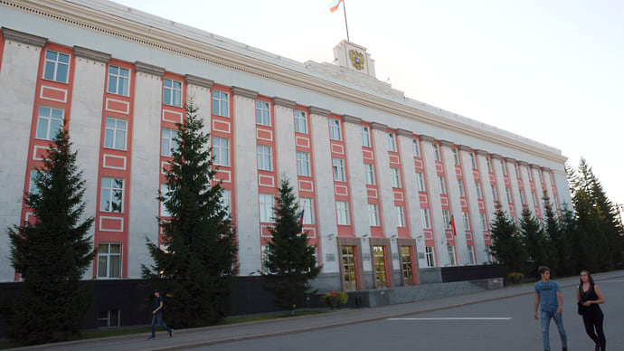 Кандидатам подкинули в фонды