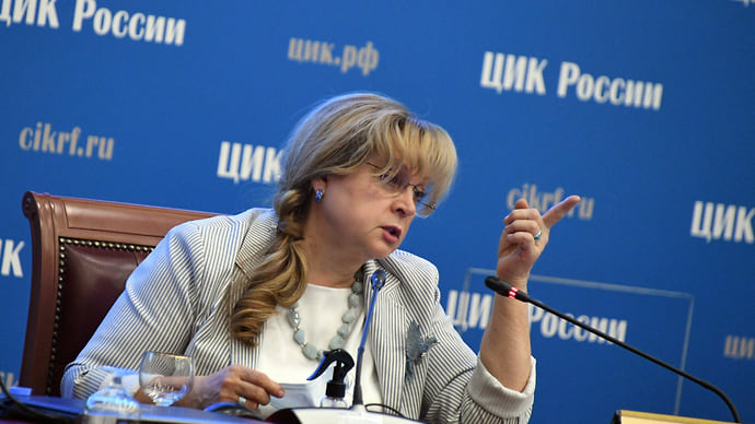 ЦИК усаживает критиков за круглый стол