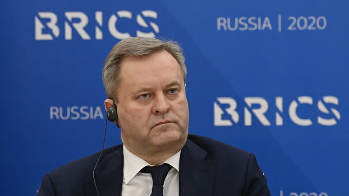 Возвращал активы и злодеев