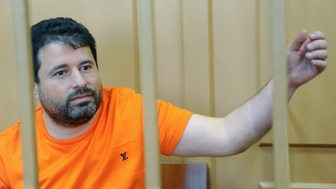 Известный решальщик взял и нахимичил