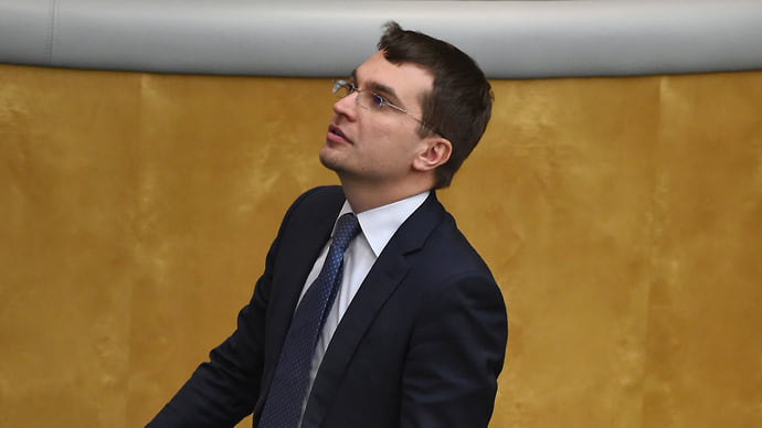 Прокуроров запустили в Европу