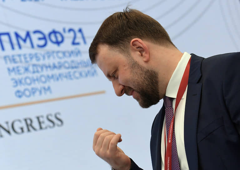 На ПМЭФ-2021 помощник президента РФ Максим Орешкин предсказал глобальный «левый поворот в экономической политике» — рост роли государства в экономике 