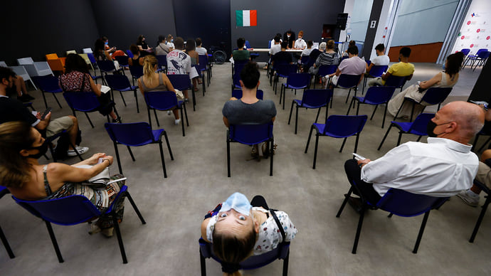 Жизнь в Италии входит в прививочную колею