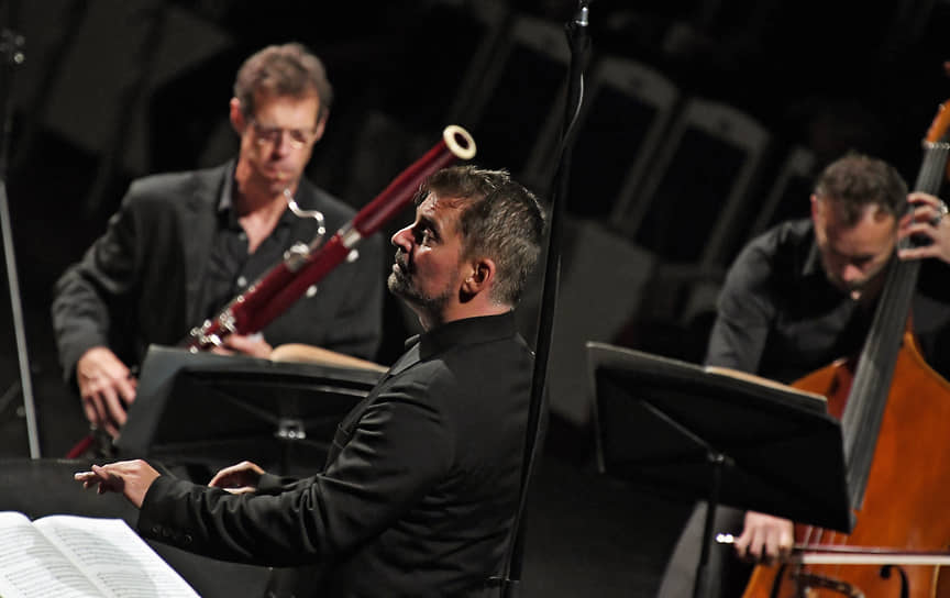 Художественный руководитель и дирижер Ensemble intercontemporain Маттиас Пинчер (в центре)
