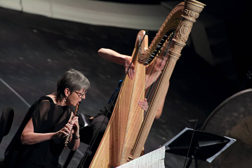 Французский инструментальный ансамбль Ensemble intercontemporain во время выступления