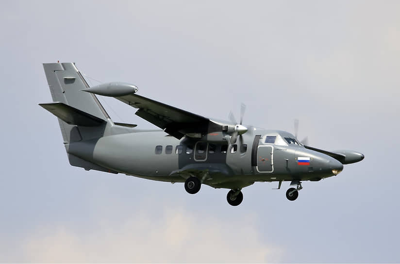 Самолет L-410 