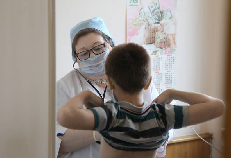 Часть родителей опасается, что школы не справятся с тестированием их детей на коронавирус, потому что им не хватит для этого медкабинетов и обученного персонала