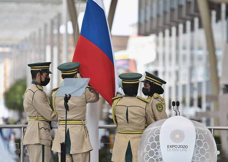 Военнослужащие Вооруженных сил ОАЭ перед началом церемонии открытия Национального дня России на выставке «Экспо-2020» 