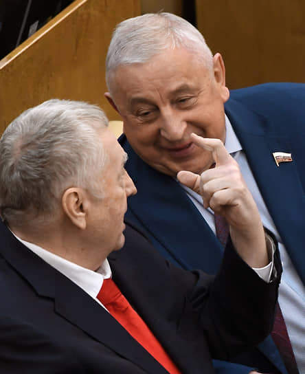 Лидер ЛДПР Владимир Жириновский и председатель комитета Госдумы по региональной политике и проблемам Севера и Дальнего Востока Николай Харитонов