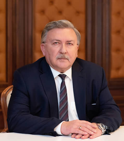Постпред РФ в Вене Михаил Ульянов  