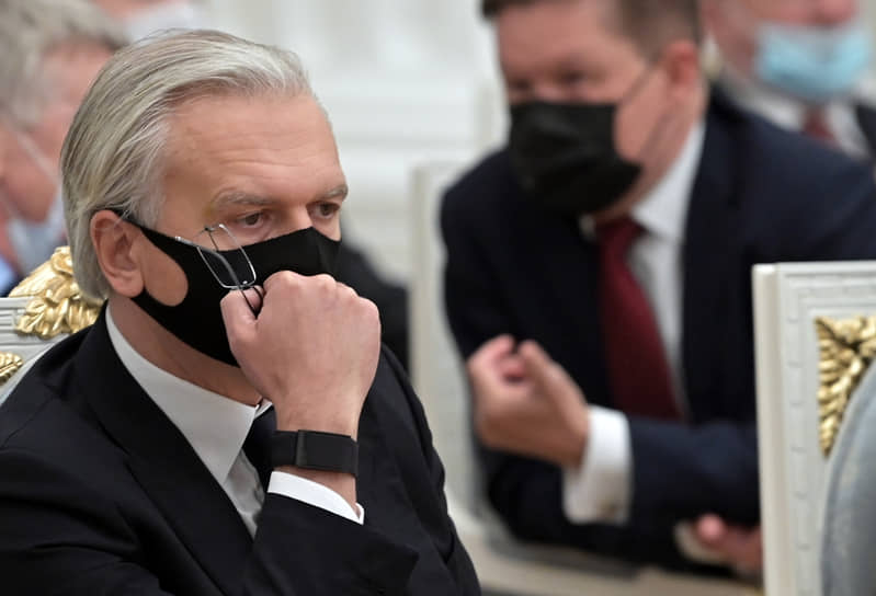 Нет, не все еще потеряно, объяснял, казалось, Алексей Миллер Александру Дюкову