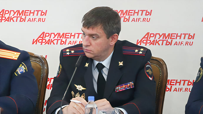 Сели не в службу, а в дружбу