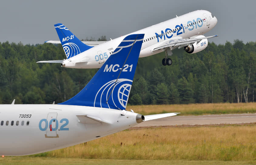Пассажирский самолет МС-21-310 