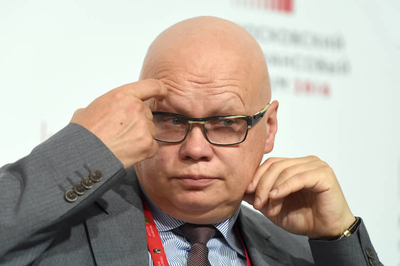 В Минфине придумали, как использовать механизм офсетных контрактов для замещения импортных поставок (на фото — замглавы ведомства Алексей Лавров) 