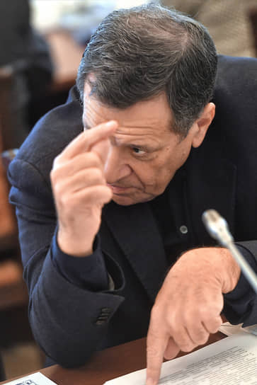 Глава бюджетного комитета Госдумы Андрей Макаров пообещал, что депутаты проанализируют опасения крупных компаний по поводу единого налогового счета
