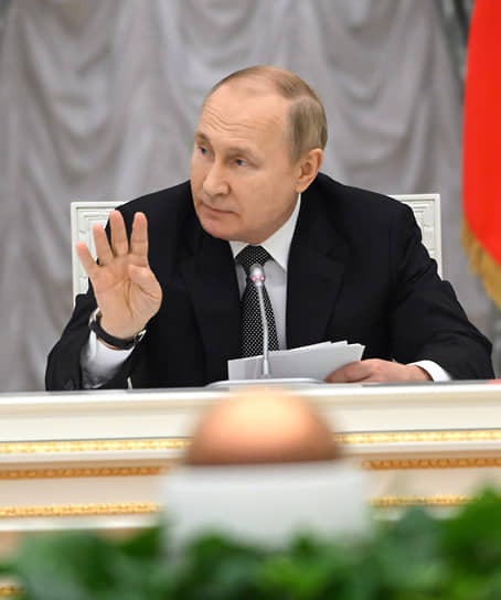 Владимир Путин выдал в тот день стране много денег