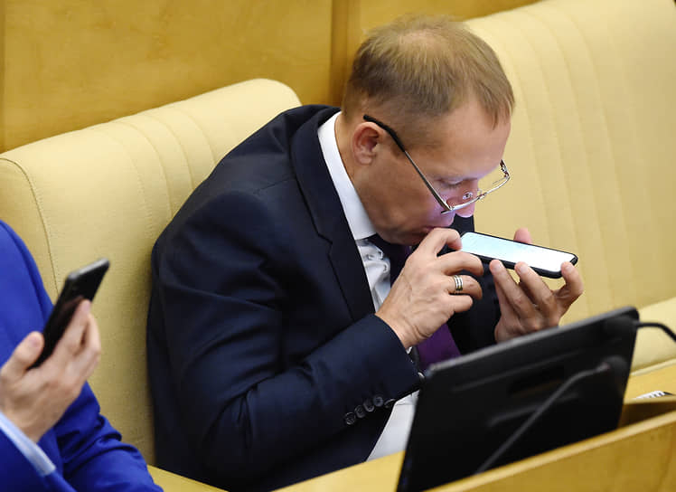 Первый заместитель председателя комитета Госдумы по безопасности и противодействию коррупции Андрей Луговой  