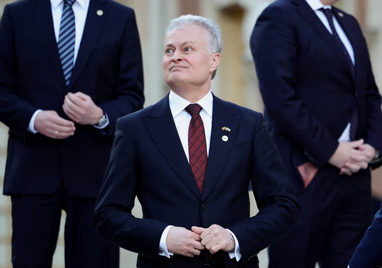 Литовский президент Гитанас Науседа предположил, что Россия может перекрыть подачу электроэнергии в его страну, но ему тут же напомнили: Литва и так уже полгода ее не получает