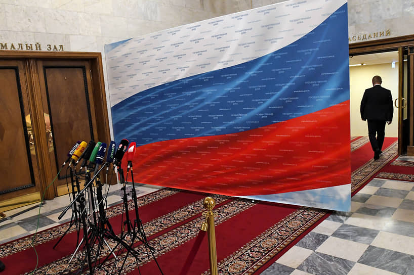 По мнению депутатов от КПРФ, некоторые рассматриваемые Госдумой законопроекты, направленные на защиту интересов России, входят в противоречие с интересами простых россиян