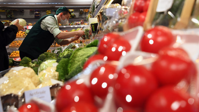 Зеленым продуктам чистят полки