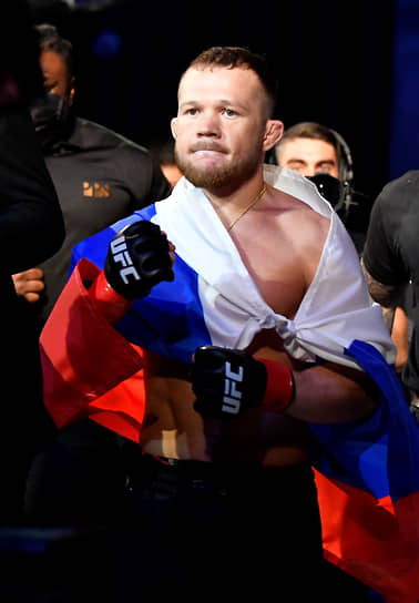 Чтобы сохранить за собой первую строчку в рейтинге UFC и возможность в скором времени вновь сразиться за чемпионский пояс, Петру Яну (на фото) требуется одолеть Шона О`Мэлли 