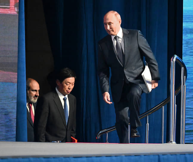 Владимир Путин привык участвовать в ВЭФе 