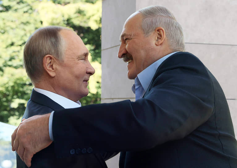 Владимир Путин и Александр Лукашенко опять союзны объятиями 