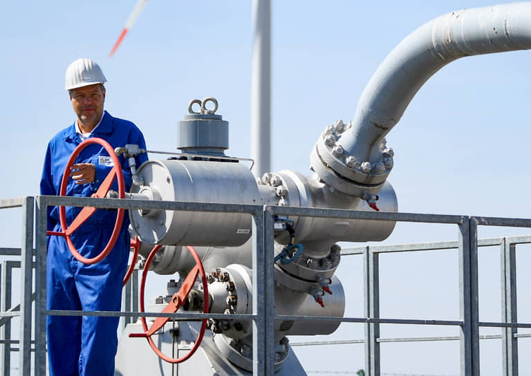 Министр экономики Германии Роберт Хабек на предприятии газовой компании VNG AG (июль 2022 года) 