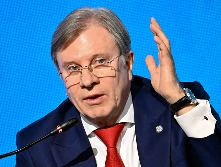 Глава Минтранса Виталий Савельев