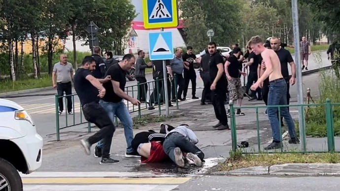 Массовую драку спустили участковым