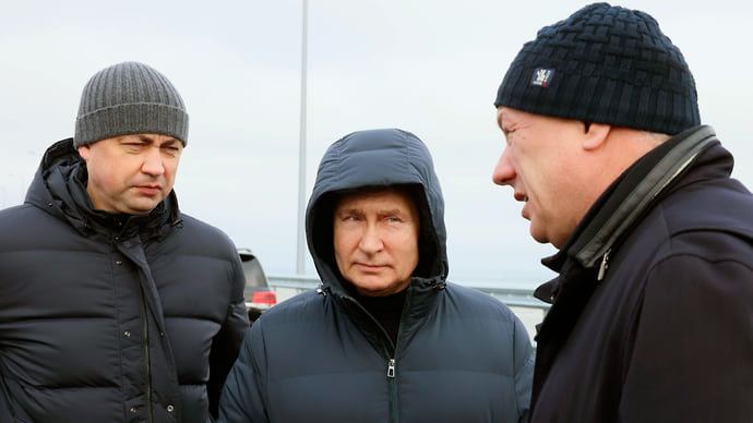 Владимир Путин за все отмостил