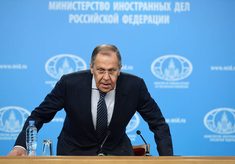 По словам Сергея Лаврова, Запад ведет войну против России с целью «окончательного решения “русского вопроса”. Гитлер хотел окончательно решить “еврейский вопрос”»,— напомнил глава МИД РФ 