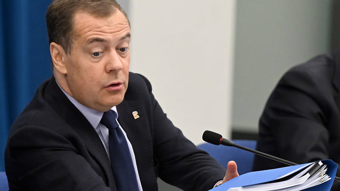 Единороссы подверглись самокритике