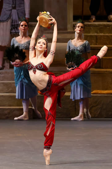 Ева Сергеенкова 