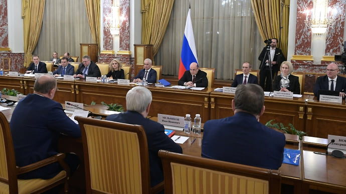 Левые хотят большего внимания