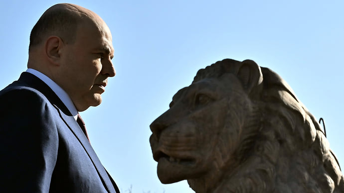 Премьер у аппарата
