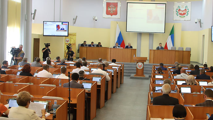 Одни хотят меньше, другие — больше