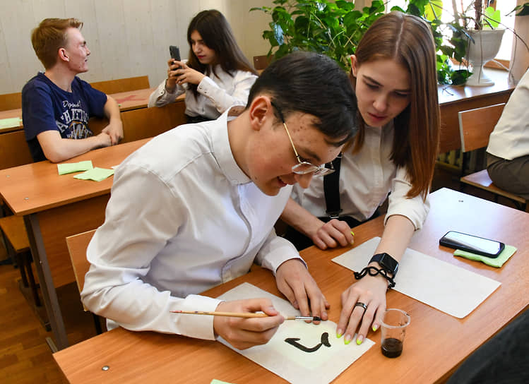 Не все студенты готовы заменить китайскими иероглифами алфавиты на латинской основе