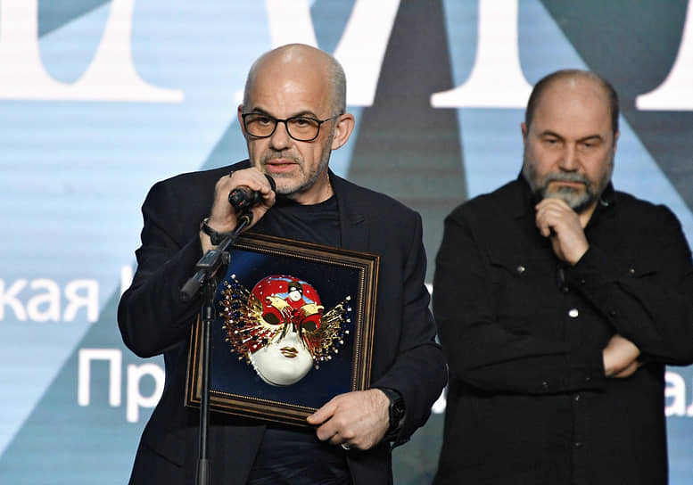 Театр «Новая опера» (в лице его директора Антона Гетьмана — слева) получил главную оперную «Маску» впервые за 25 лет 
