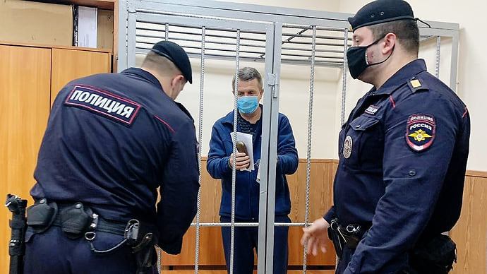 Обеспечил тыл своей посадки