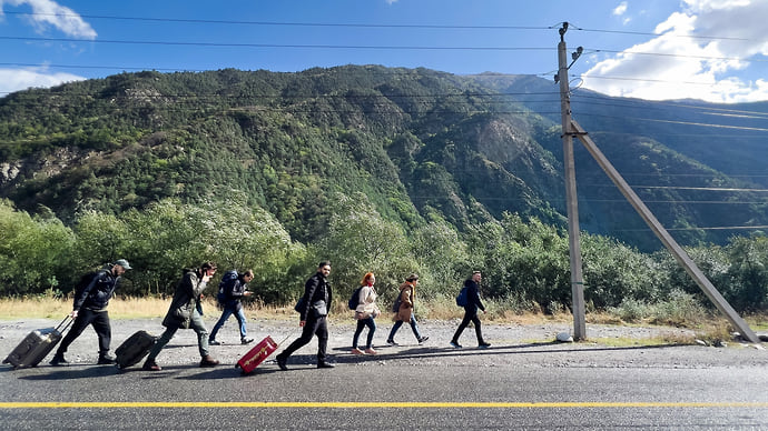 Уехавших граждан вписали в концепцию