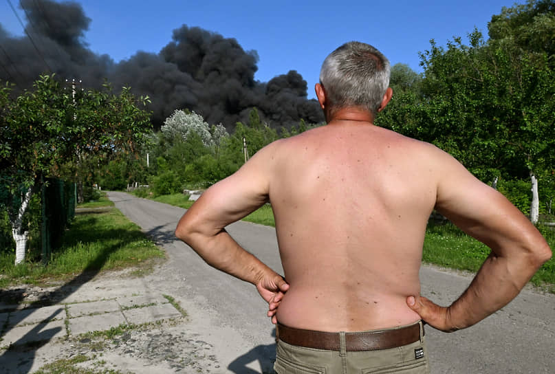 Дым в небе над Шебекино едва ли не гуще, чем сады на земле