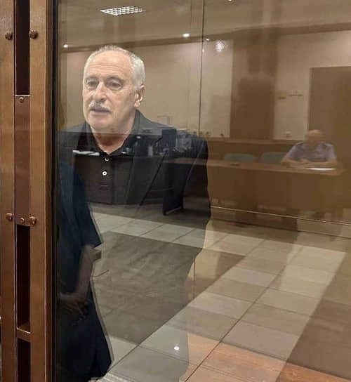 Ученый Валерий Голубкин настаивает на своей невиновности, напоминая, что документы, которые он направлял за границу, прошли все необходимые проверки 