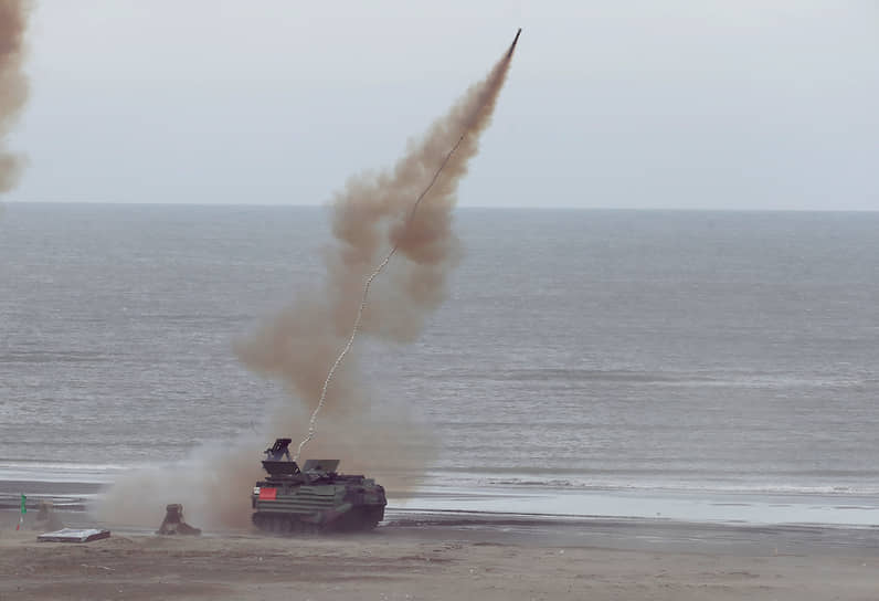 Военные Тайваня во время ежегодных учений