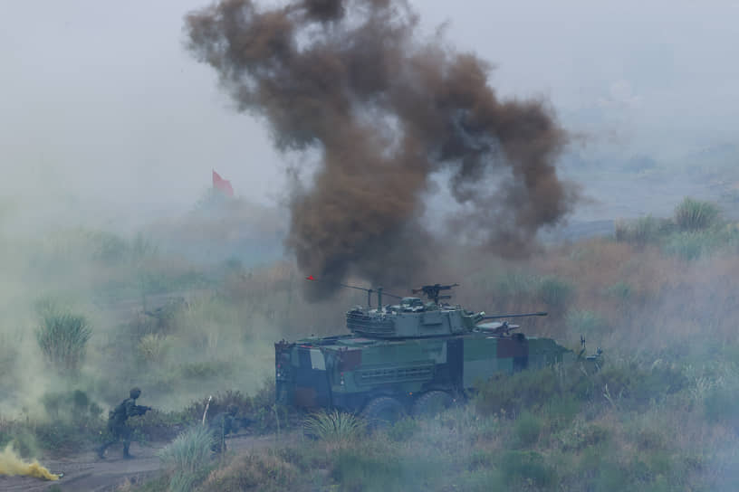 Военные Тайваня во время ежегодных учений