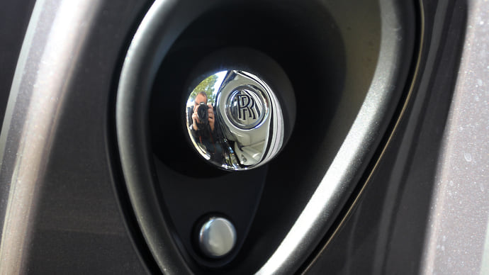 Rolls-Royce сложили с акциями